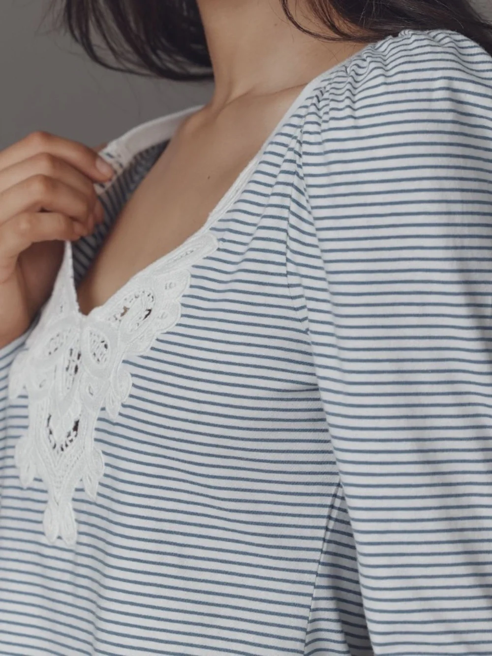 ANTHROPOLOGIE MAEVE Lace Detail Puff-Shoulder Long-Sleeve Knit Top Blue Stripe